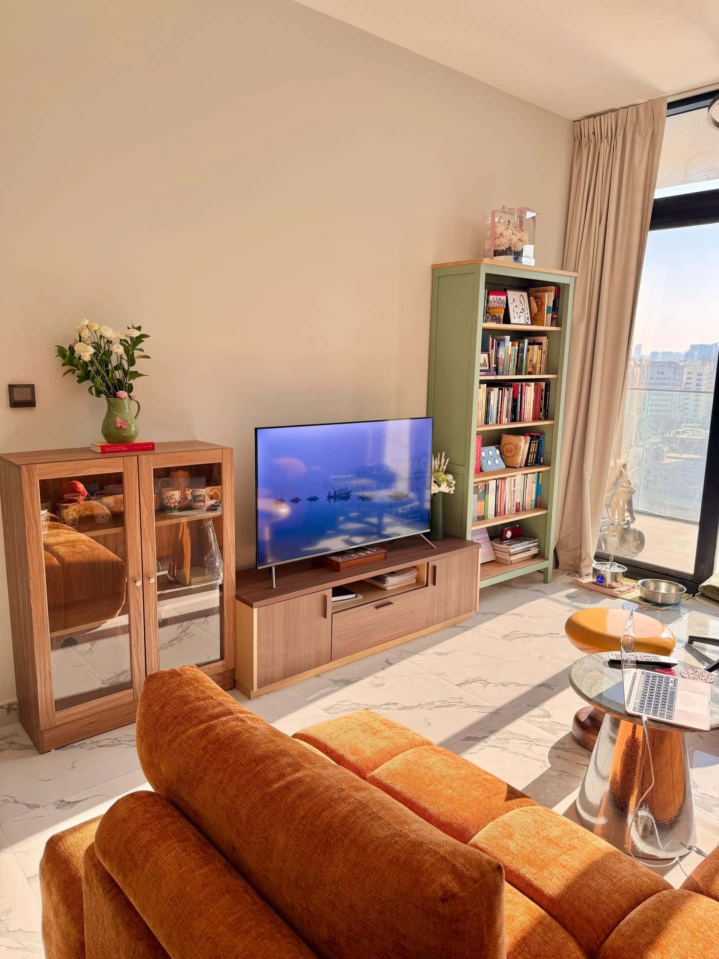 Canal View Vibrant Apartment  - Apartment in Abu Dhabi