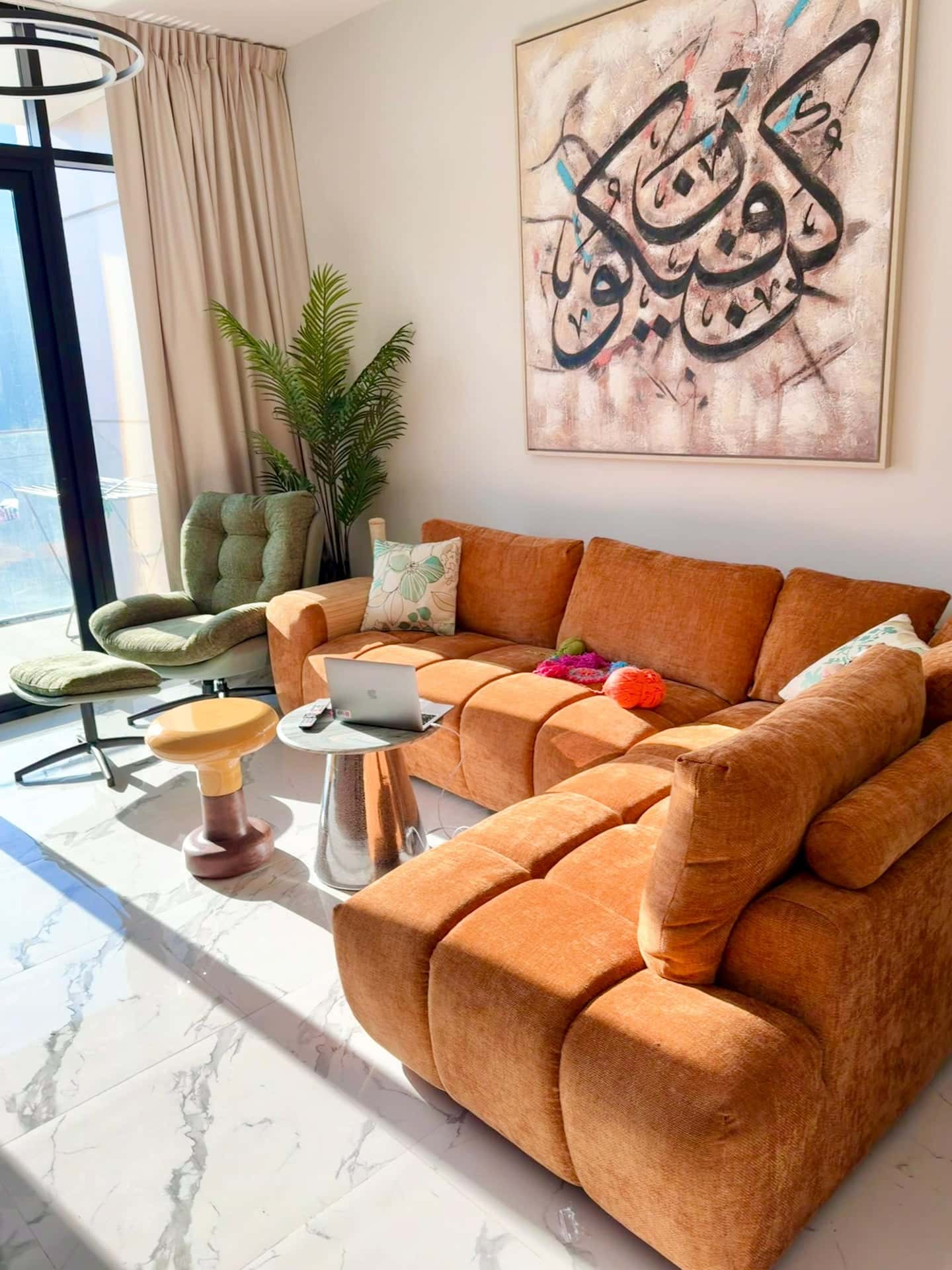Canal View Vibrant Apartment  - Apartment in Abu Dhabi