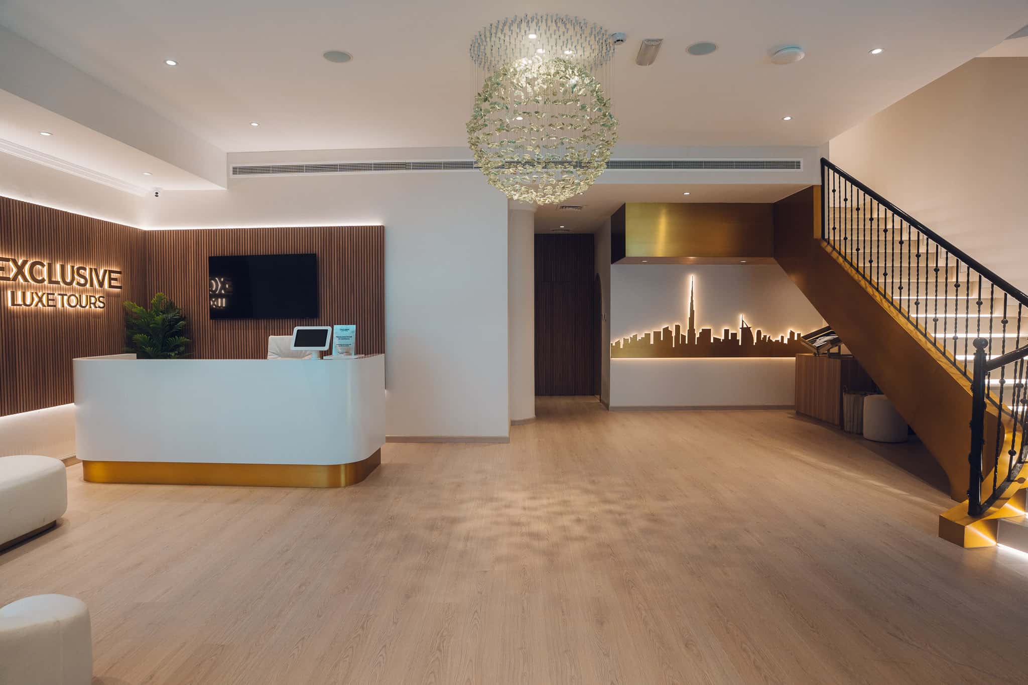 Luxury Two-Story Villa with Private Theater & Presentation Stage in Al Quoz - Villa in Dubai