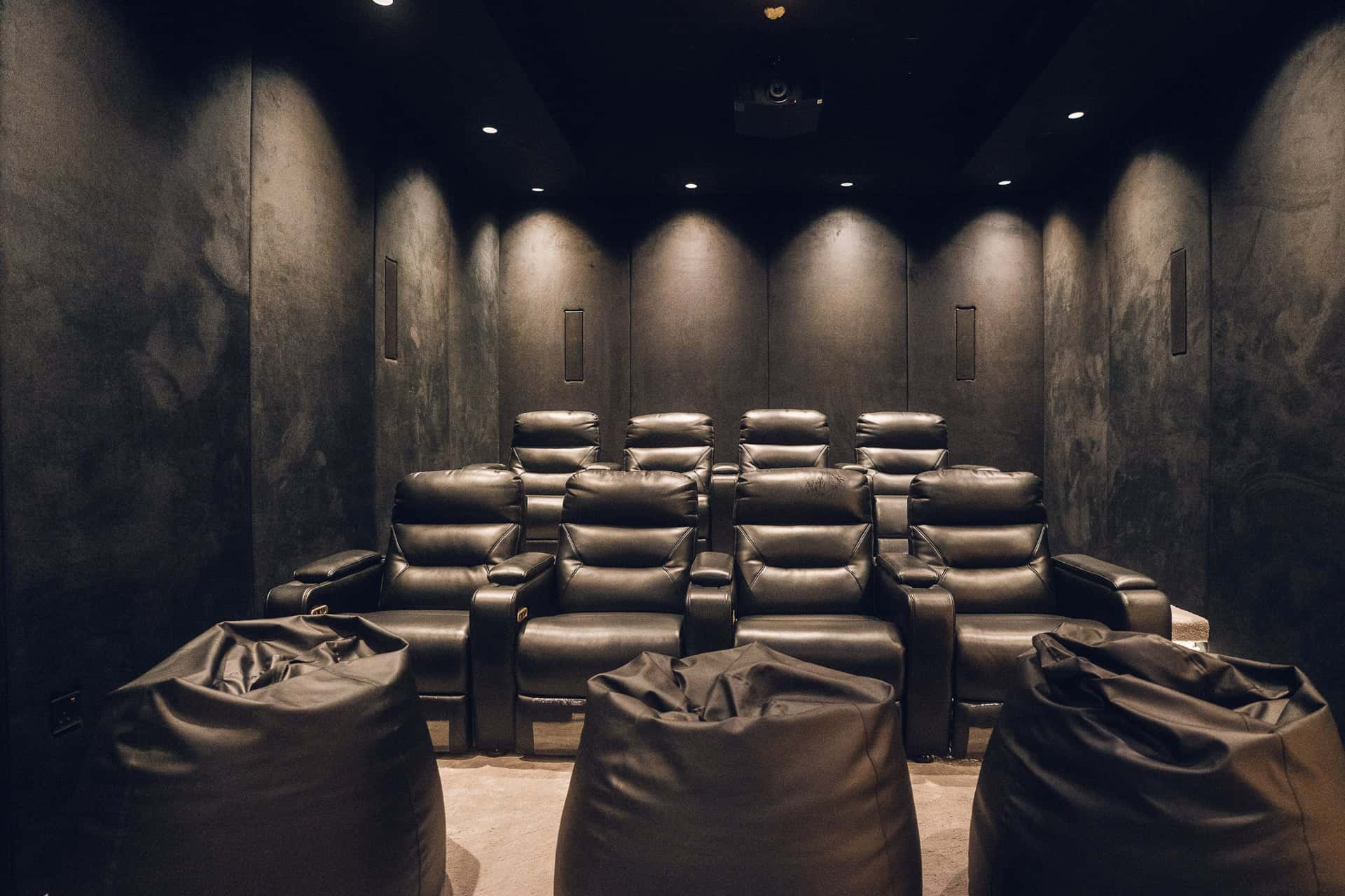 Luxury Two-Story Villa with Private Theater & Presentation Stage in Al Quoz - Villa in Dubai