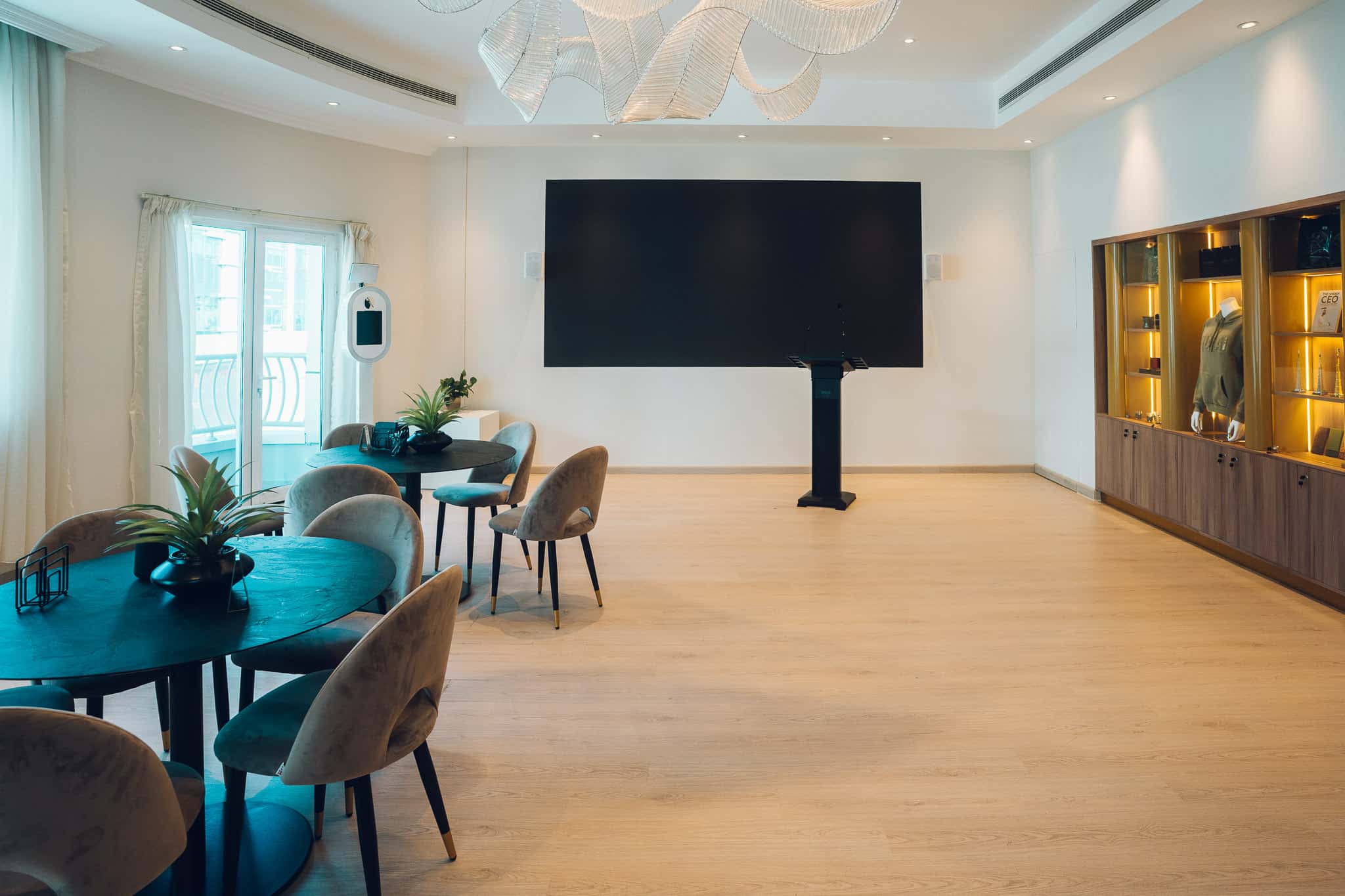 Luxury Two-Story Villa with Private Theater & Presentation Stage in Al Quoz - Villa in Dubai