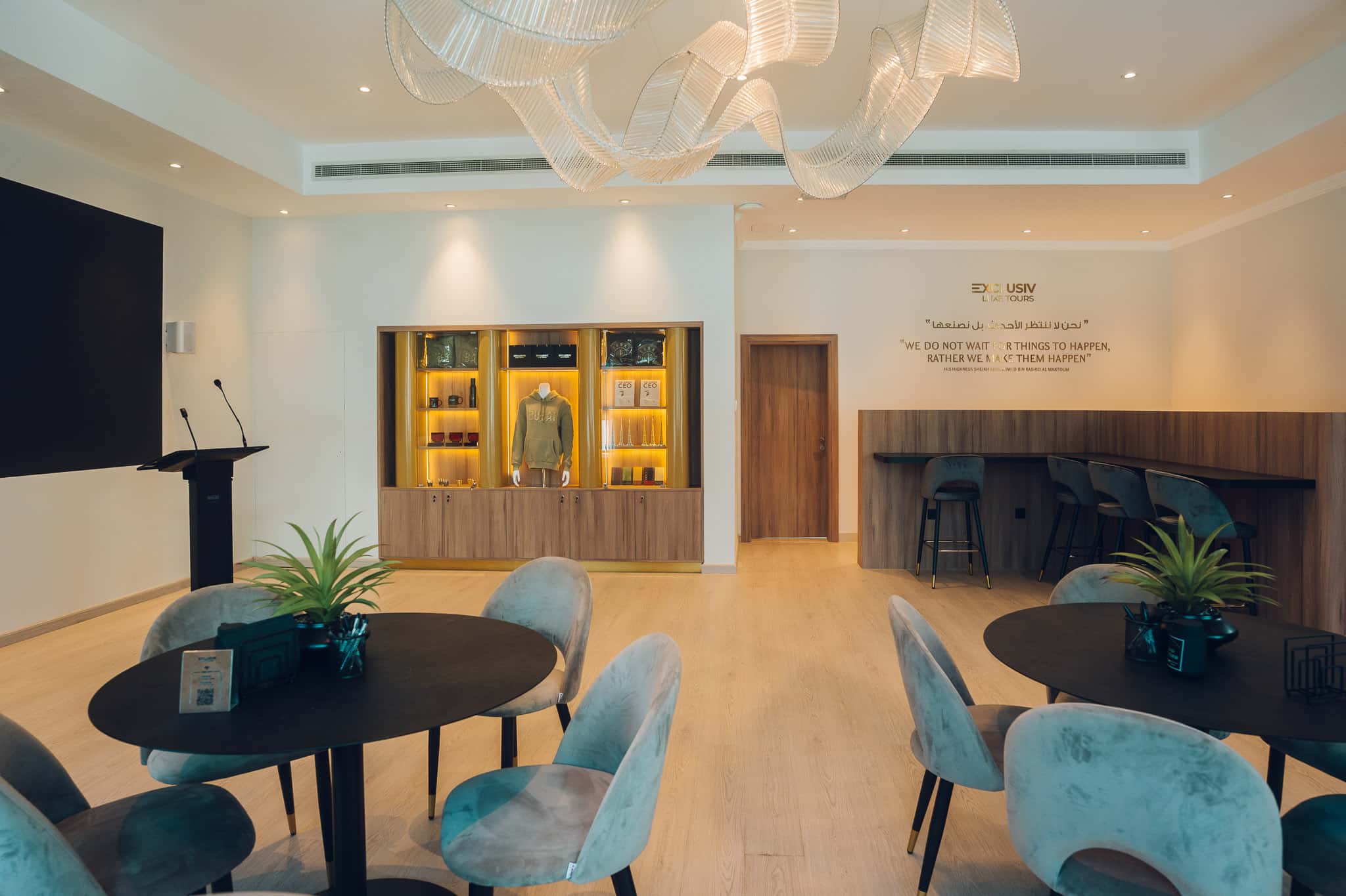 Luxury Two-Story Villa with Private Theater & Presentation Stage in Al Quoz - Villa in Dubai