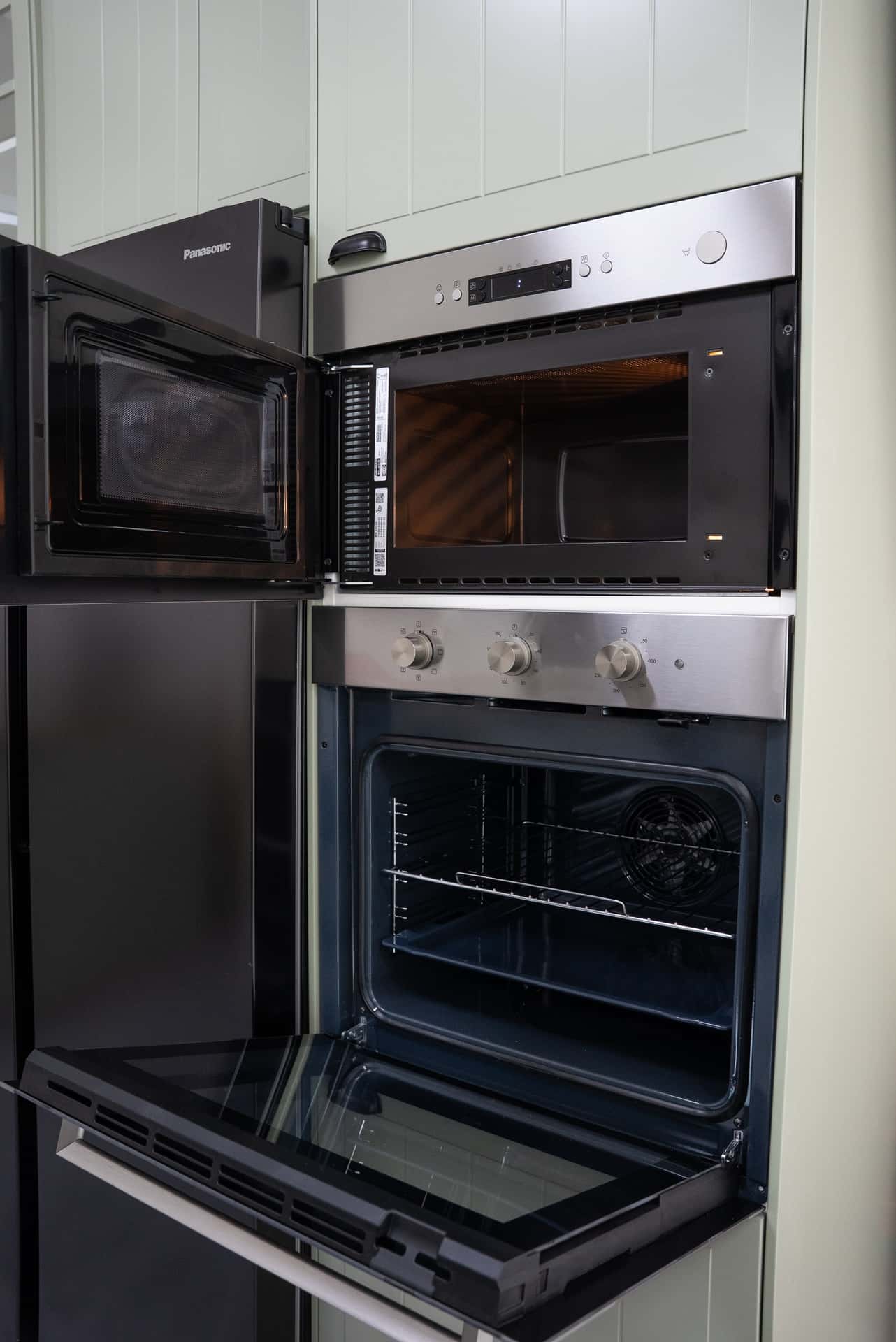 Ready-to-Shoot Kitchen Studio for Food Photography & Videography in Dubai - Commercial Kitchen in Dubai